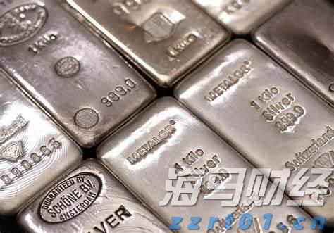 战鼓擂响送考路 千余学子逐梦高考场