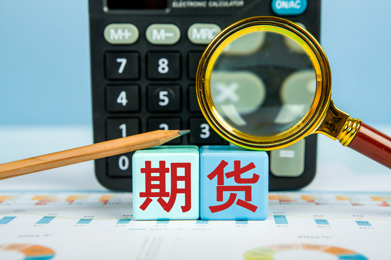 深中通道一汽车起火！明火于15时许扑灭，无人伤亡